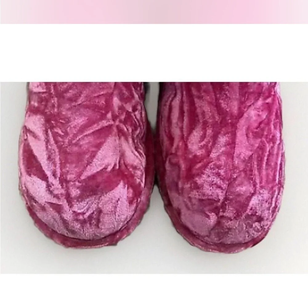 Uggs Crushed Velvet Classic Mini ll Hot Raspberry Pink 3 - Picture 6 of 8